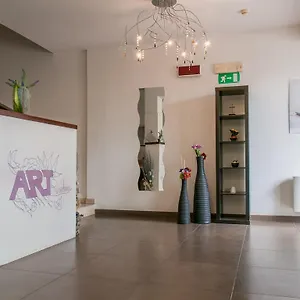 rezervați aici