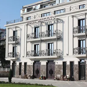 rezervați aici