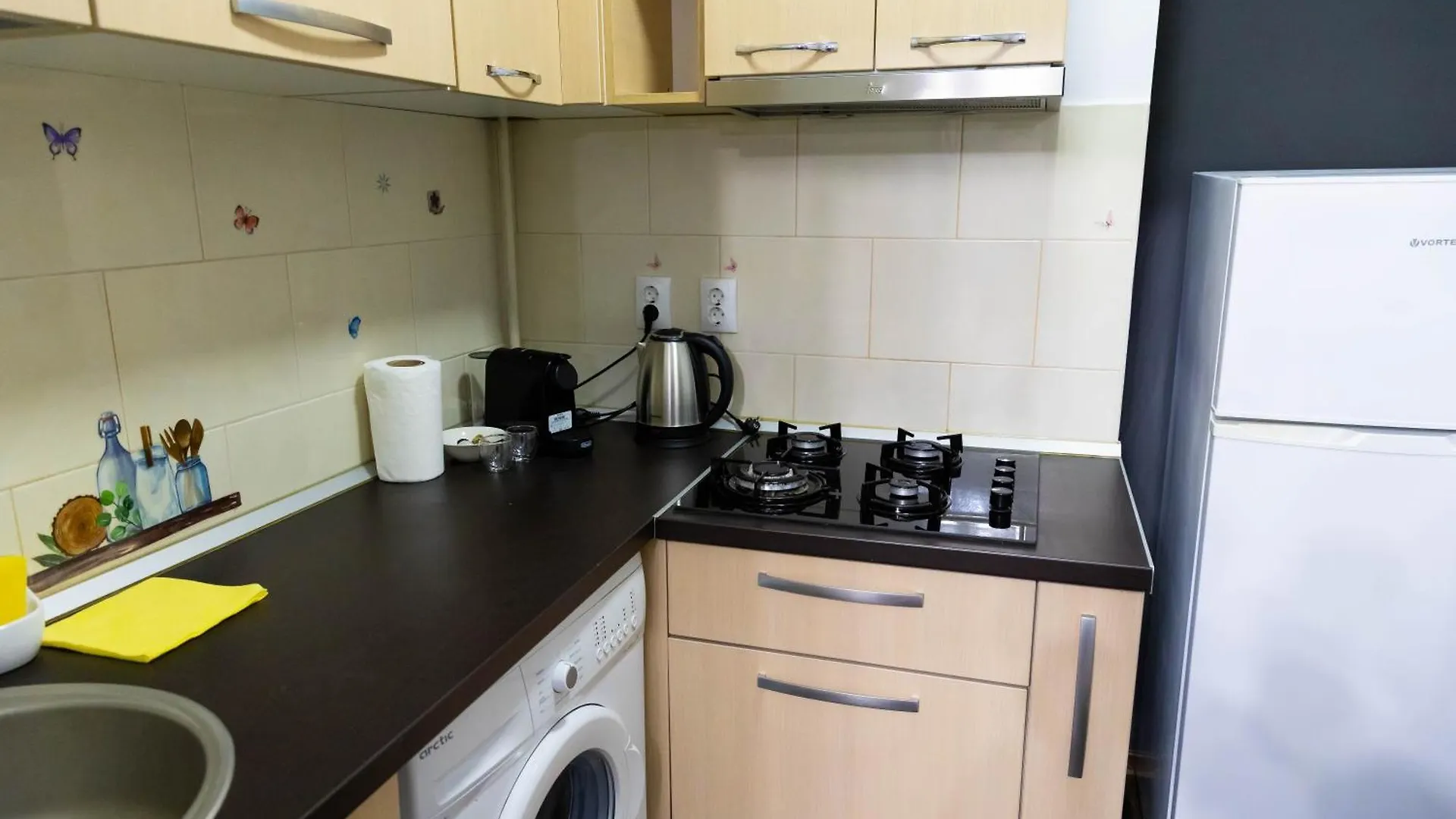 Lsix Apartment Bucureşti 0*,