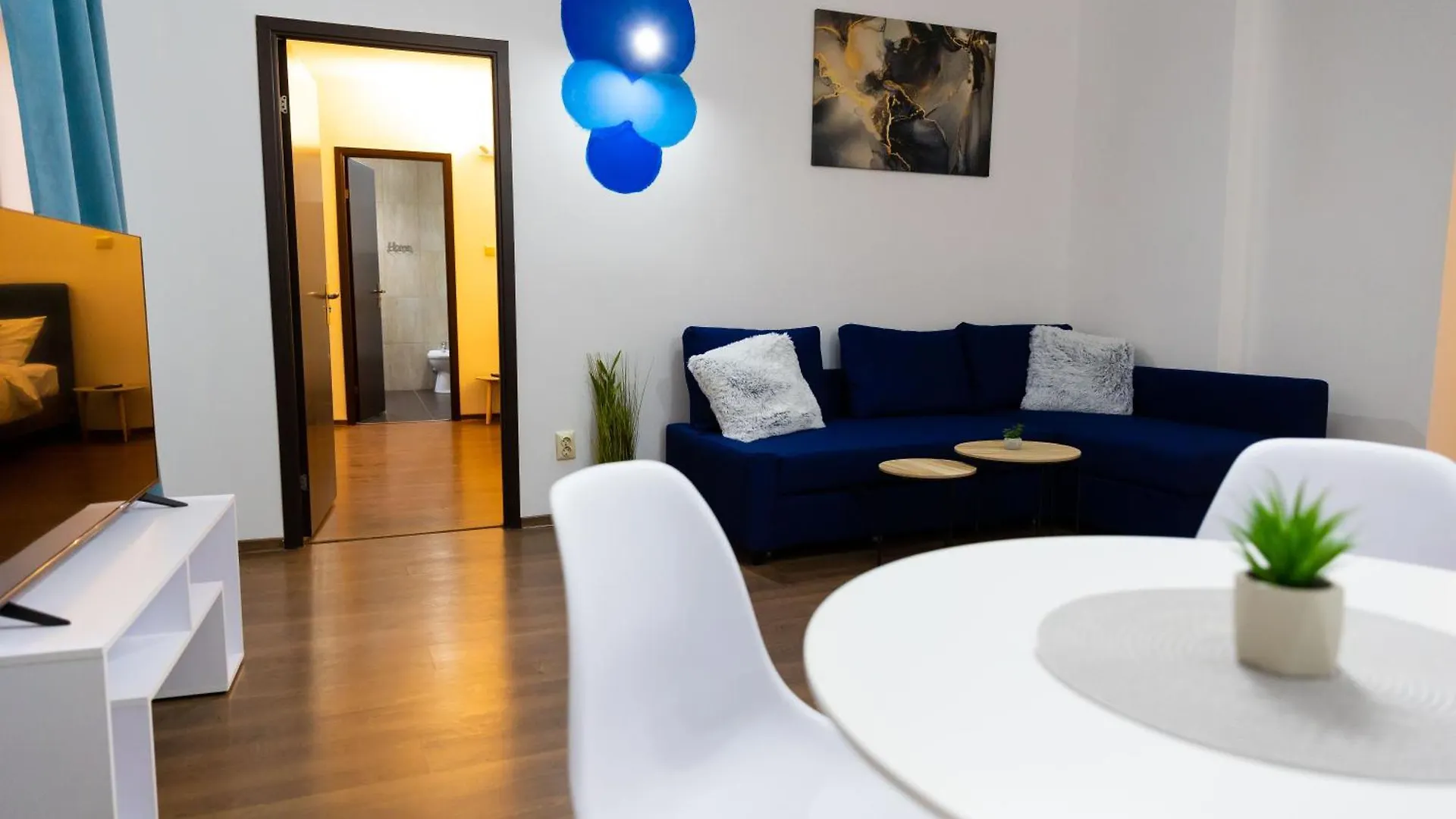 Lsix Apartment Bucureşti 0*,  România