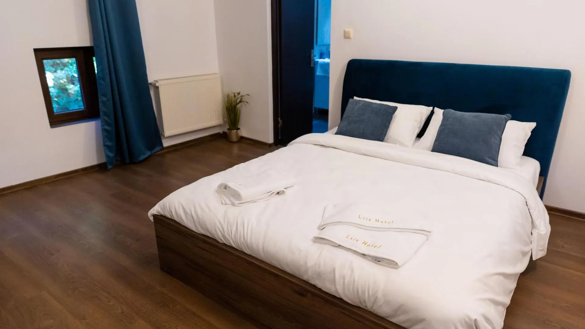 Lsix Appartement Boekarest 0*,
