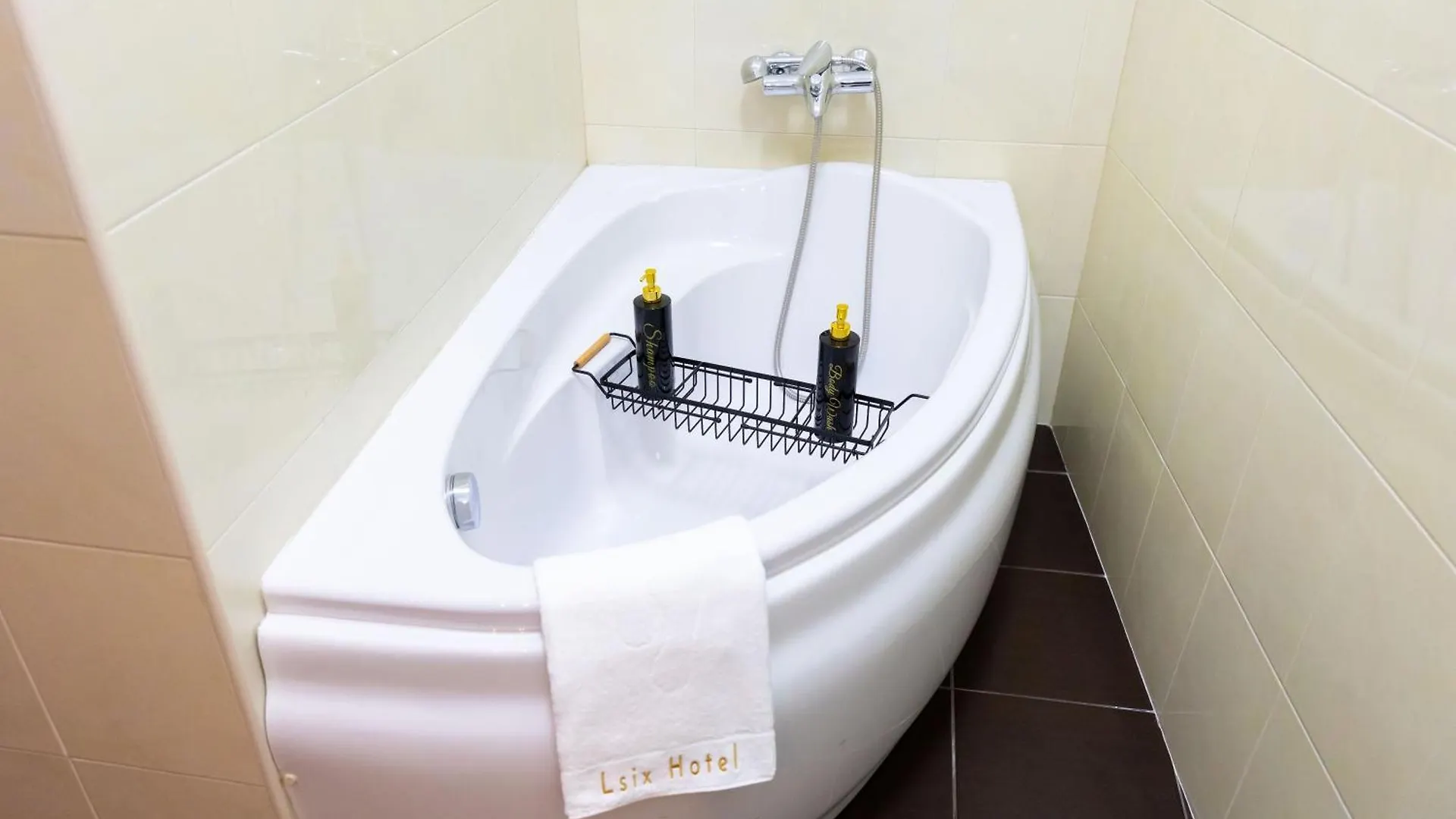 Lsix Appartement Boekarest